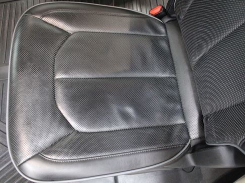 Used 2020 Chrysler Pacifica Limited FWD image 17