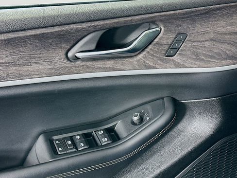 Certified 2024 Jeep Grand Cherokee Limited image 27