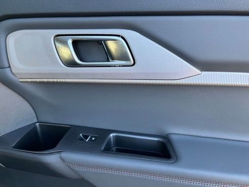 Used 2026 Ford Explorer Active w/ Active Comfort Package image 22