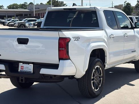 Certified 2025 Toyota Tacoma TRD Sport AWD/4WD image 5