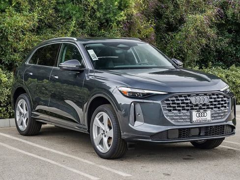 New 2025 Audi Q5 Premium Plus image 3