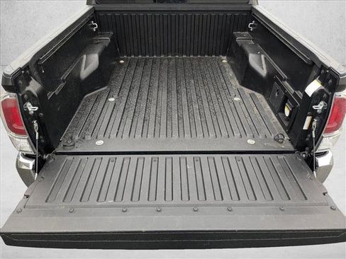 Used 2022 Toyota Tacoma TRD Off-Road image 6