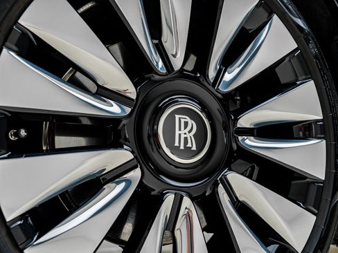 Used 2024 Rolls-Royce Spectre w/ Spectre Launch Package AWD/4WD image 30