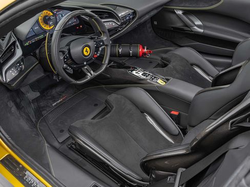 Used 2022 Ferrari SF90 Spider AWD/4WD image 30