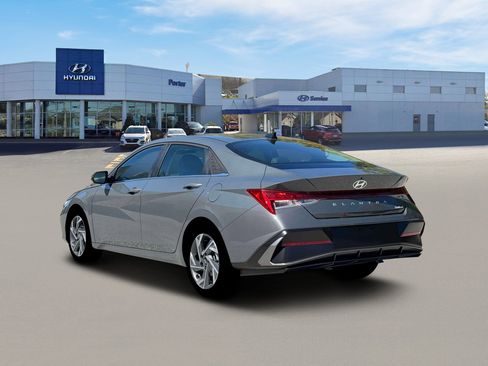 New 2026 Hyundai Elantra Limited FWD image 4