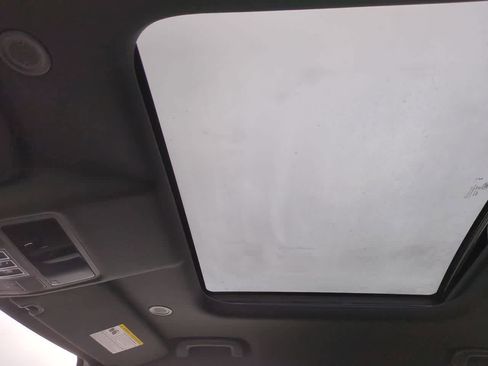 New 2026 Land Rover Discovery Limited Edition image 19