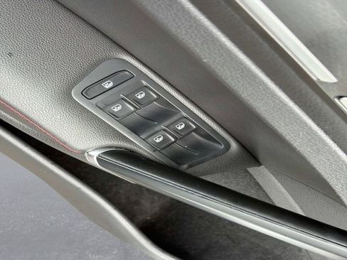 Used 2020 Volkswagen GTI SE FWD image 19