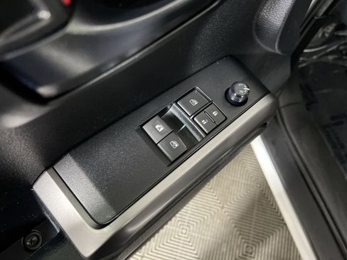 Used 2022 Toyota Tacoma SR5 w/ SR5 Appearance Package (SM) AWD/4WD image 15