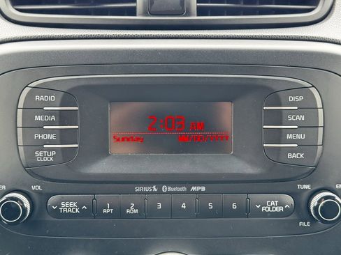 Used 2014 Kia Soul + image 9