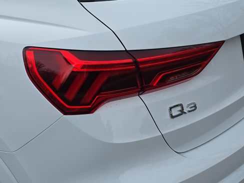 New 2025 Audi Q3 2.0T Premium image 34