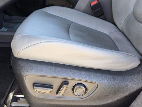 Used 2023 Toyota Sienna XLE image 29