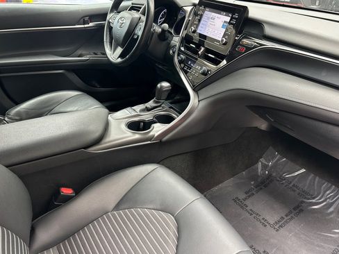 Used 2023 Toyota Camry SE w/ Convenience Package FWD image 19