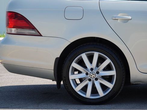 Used 2012 Volkswagen Jetta TDI FWD image 26