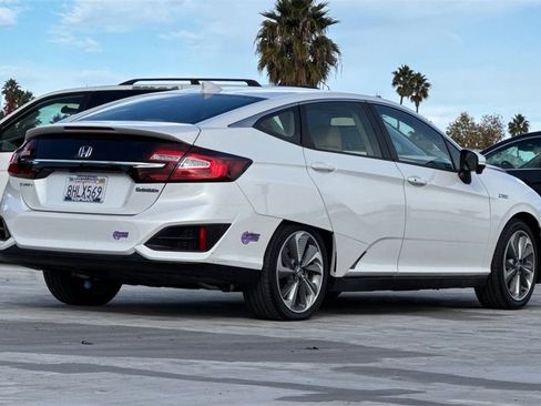 Used 2018 Honda Clarity Plug-In Hybrid image 3