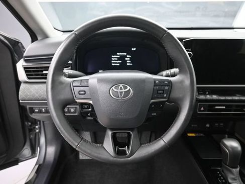 Used 2025 Toyota Camry XLE AWD/4WD image 24