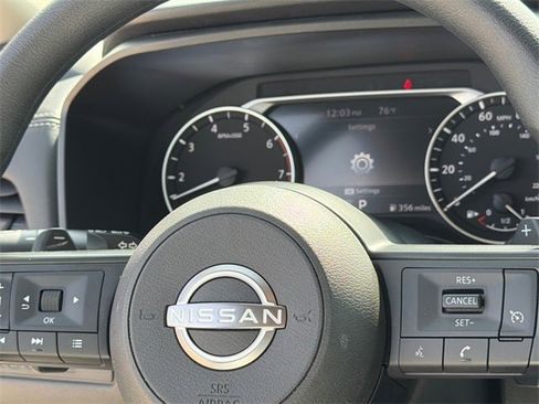 Used 2024 Nissan Rogue S image 28