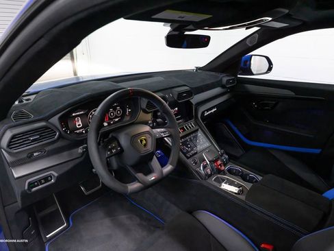 Used 2024 Lamborghini Urus Performante AWD/4WD image 25