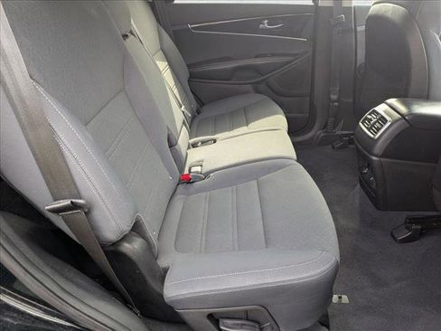 Used 2016 Kia Sorento FWD w/ LX Convenience Package image 18