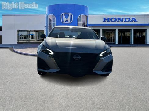 Used 2024 Nissan Altima 2.5 S image 9