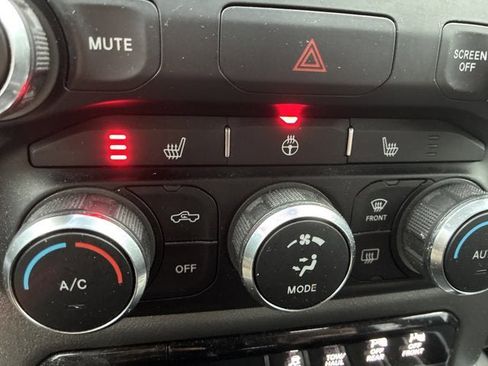 Used 2020 RAM 1500 Big Horn image 30