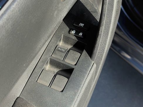 Used 2017 Toyota Corolla L image 14