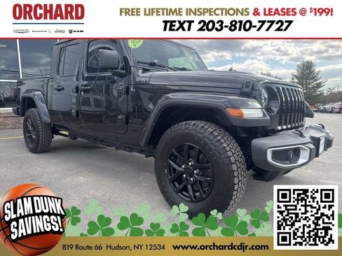 Used 2022 Jeep Gladiator Sport image 1