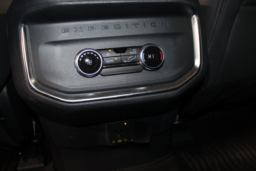 Used 2025 Ford Expedition Max Active AWD/4WD image 39