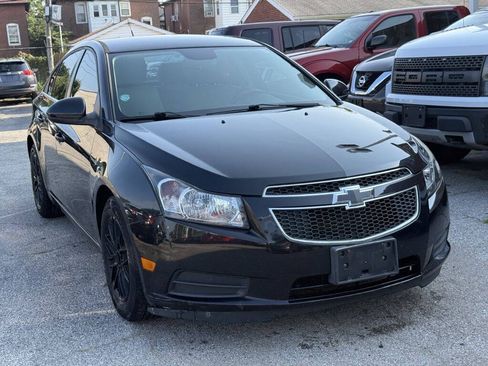Used 2013 Chevrolet Cruze LT FWD image 3