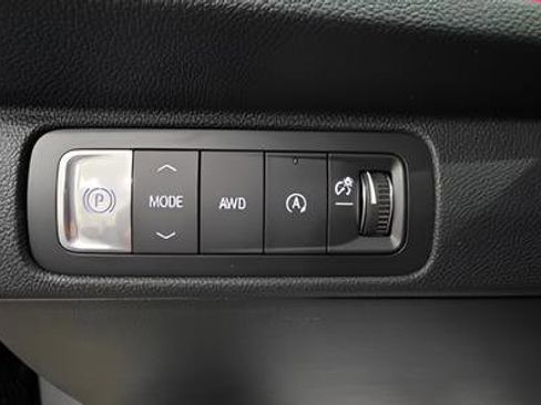 New 2026 Chevrolet Traverse High Country image 16