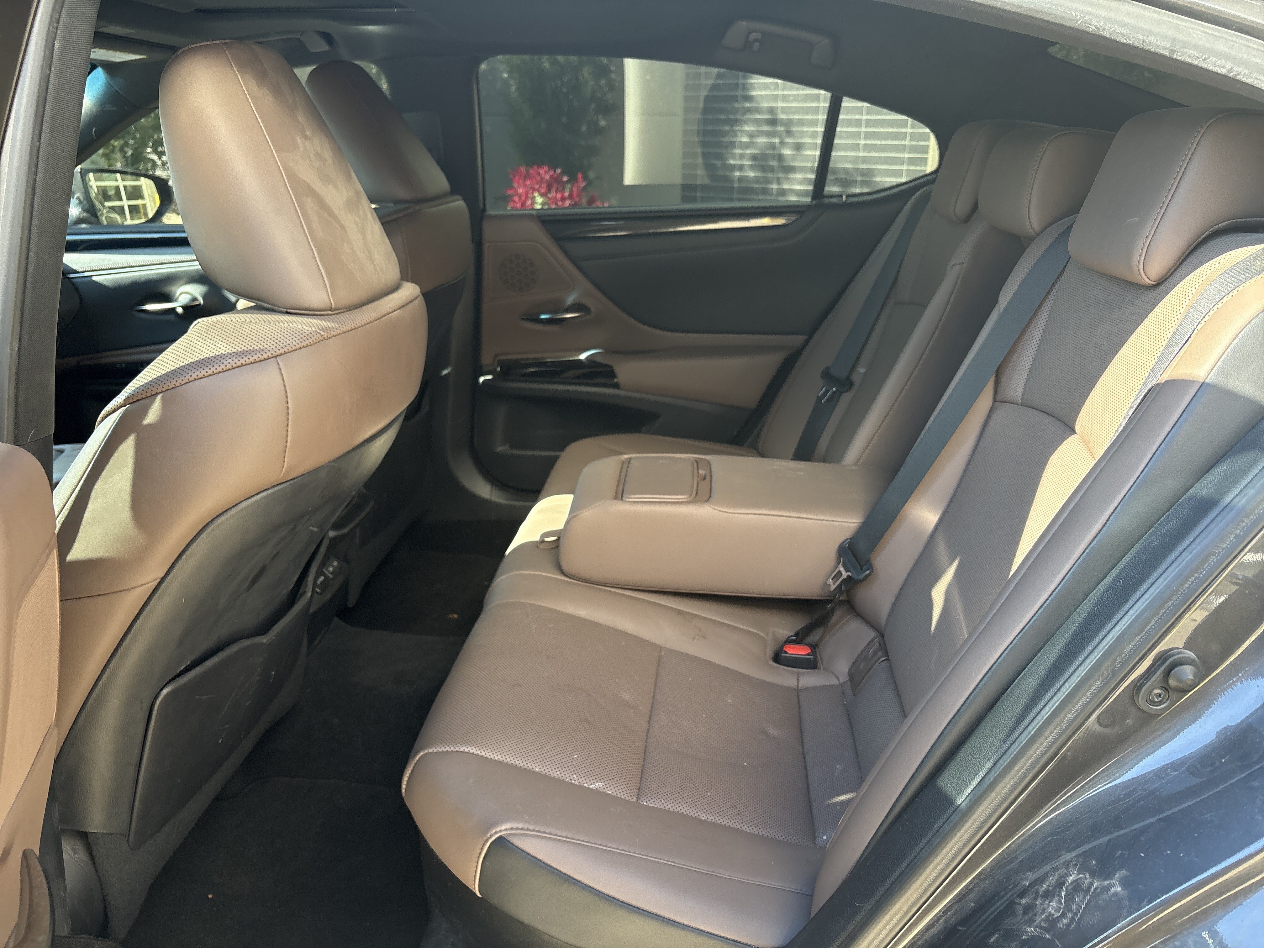 Used 2022 Lexus ES 300h FWD image 31
