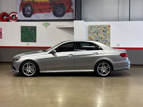Used 2014 Mercedes-Benz E 550 4MATIC Sedan image 4