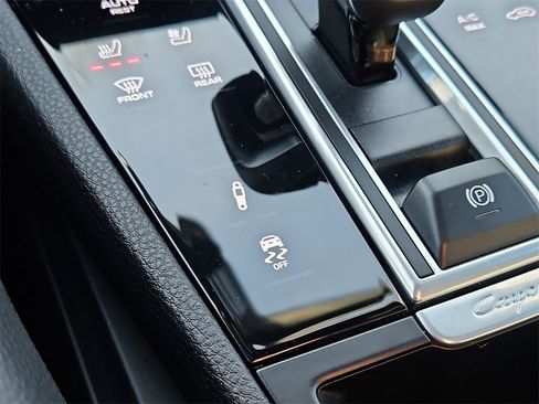 Certified 2023 Porsche Cayenne Platinum Edition image 20