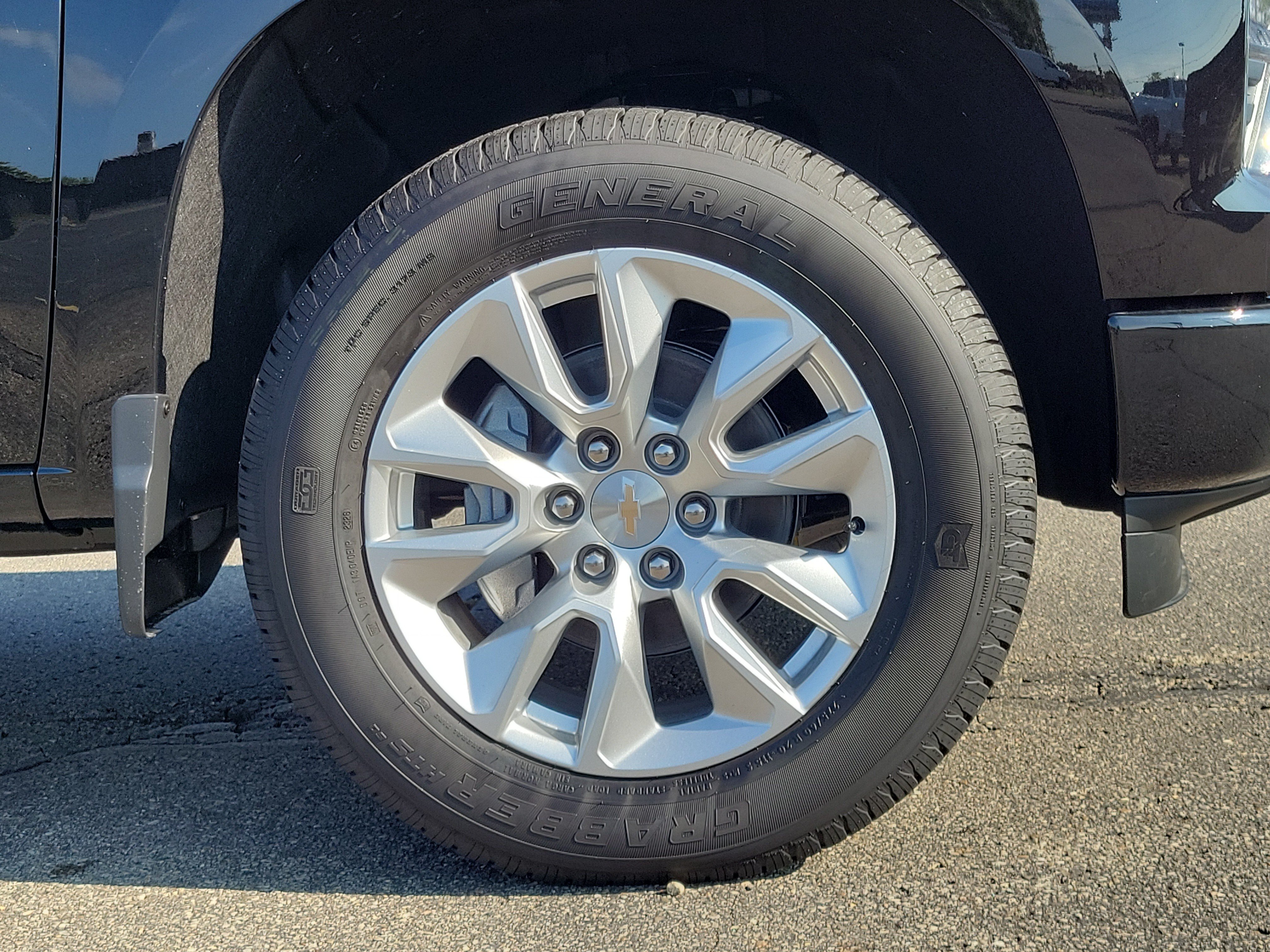 Used 2026 Chevrolet Silverado 1500 Custom AWD/4WD image 5