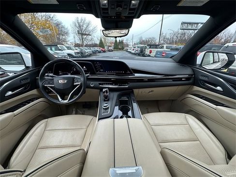 Used 2023 Cadillac Escalade ESV Premium Luxury w/ Performance Package image 3