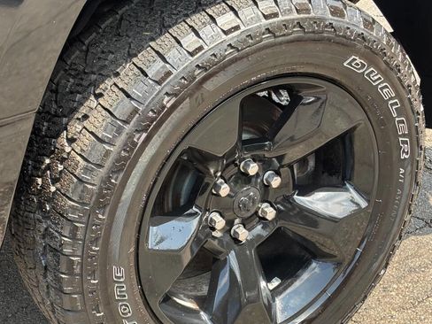 Used 2019 RAM 1500 Big Horn AWD/4WD image 34