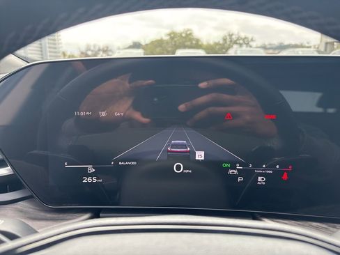 Used 2025 Audi Q5 Premium w/ Convenience Package image 22