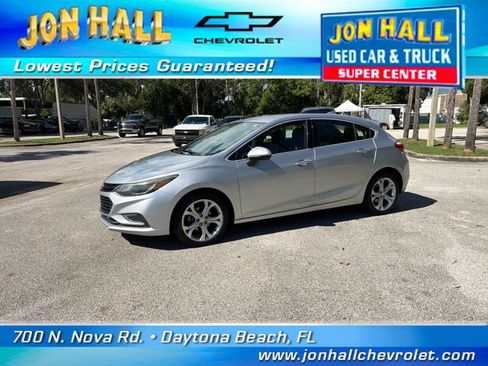 Used 2018 Chevrolet Cruze Premier FWD image 2