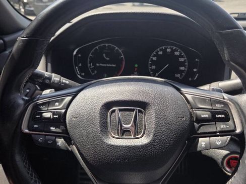 Used 2018 Honda Accord Sport image 8