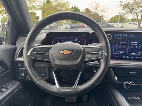 Used 2025 Chevrolet Tahoe Premier AWD/4WD image 24