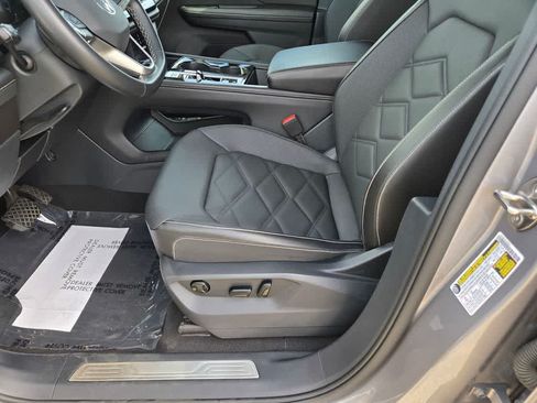 Used 2025 Volkswagen Atlas SE FWD image 17