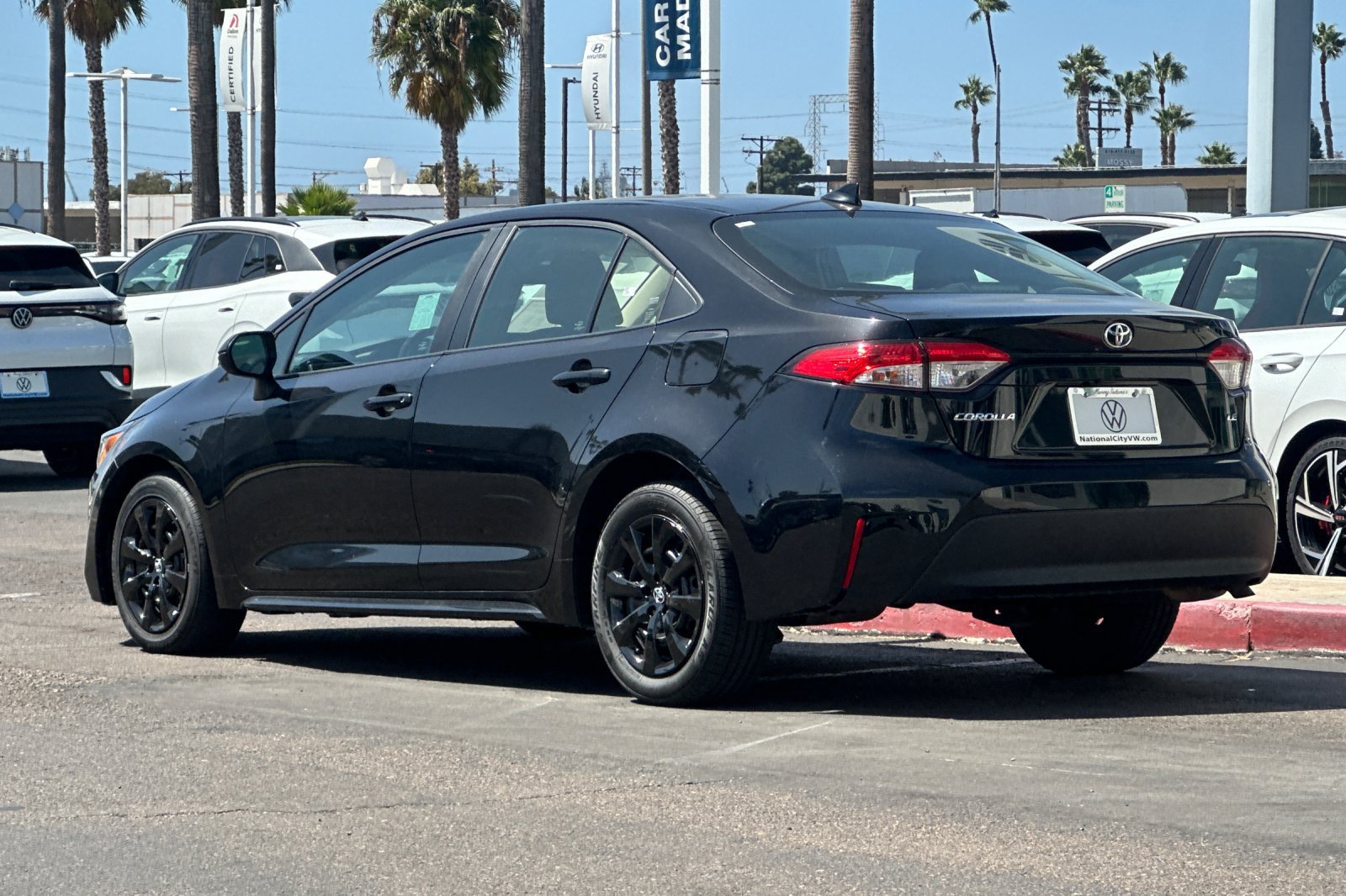 Used 2023 Toyota Corolla LE FWD image 6