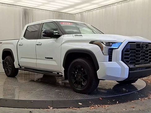 Used 2025 Toyota Tundra Limited image 5