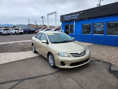 Used 2013 Toyota Corolla LE FWD image 9