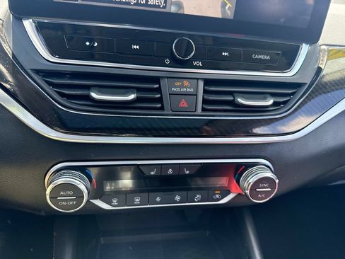 Certified 2023 Nissan Altima 2.0 SR FWD image 25