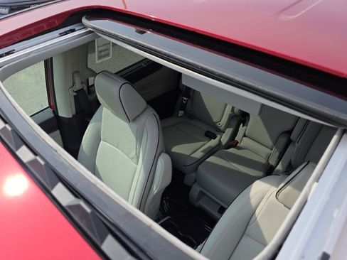 New 2026 Honda Odyssey Touring image 4