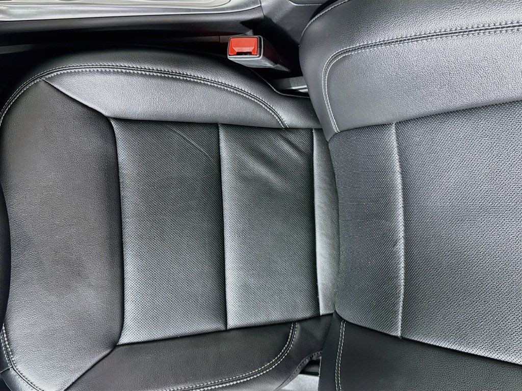 Used 2024 Ford Explorer Limited w/ Limited Technology Package RWD image 20