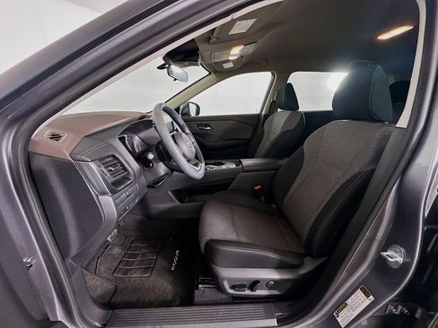 Used 2023 Nissan Rogue SV image 13