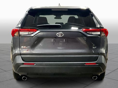Used 2022 Toyota RAV4 LE image 4