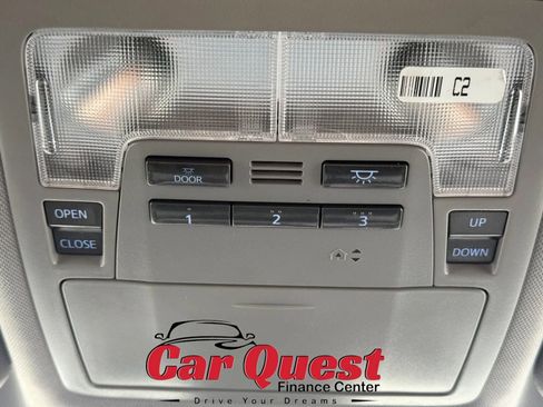 Used 2019 Toyota Highlander XLE w/ Preferred Accessory Package AWD/4WD image 31