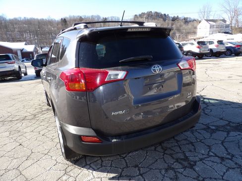 Used 2015 Toyota RAV4 LE image 4